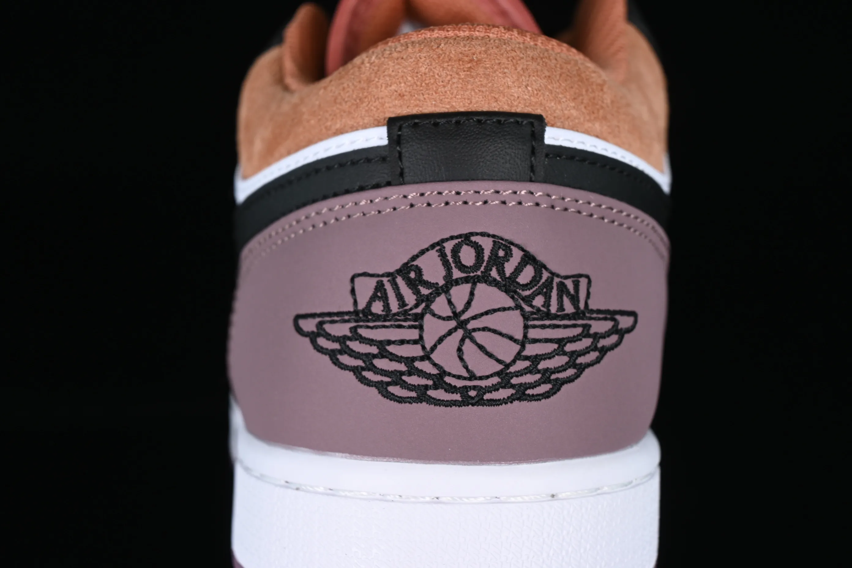 All categories Air Jordan Jordan series basketball shoes Air Jordan 1 Low Z version Air Jordan 1 Low SE AJ1 Joe 1 black and white low-top cultural casual sneakers FB9907-102